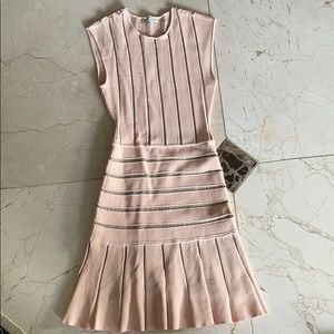 Beautiful timeless dress!